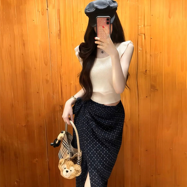 透かし編みノースリーブ × セットアップ — Reina Tokyo
