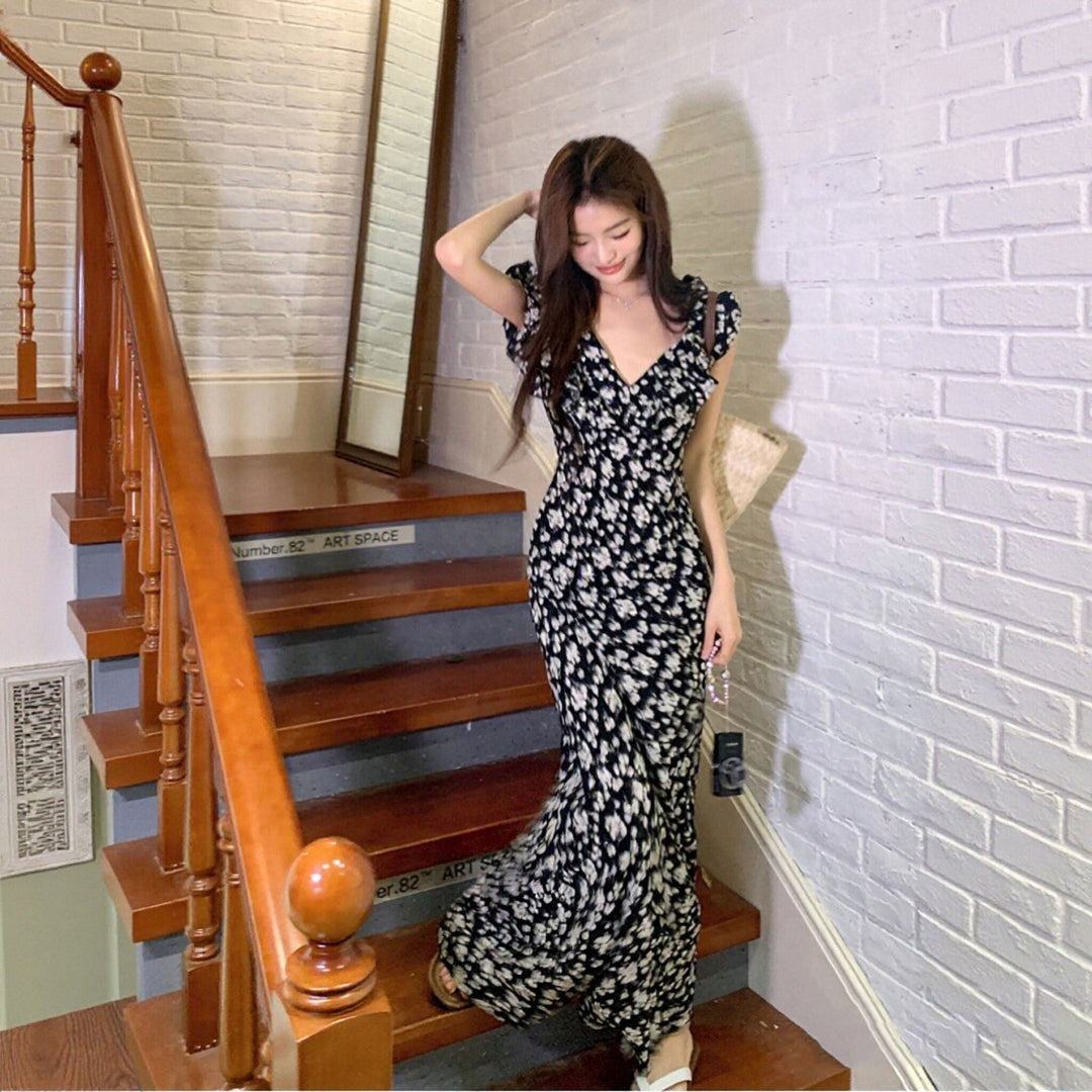 花柄ロングワンピースV ネック ワンピース — Reina Tokyo