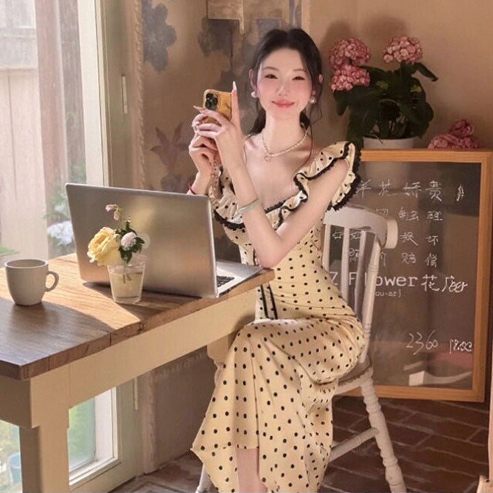 ドット柄大人可愛い ロング丈着痩せ ワンピース — Reina Tokyo