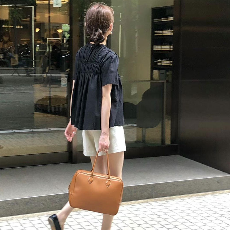 プリーツ半袖シャツトップス トップス — Reina Tokyo