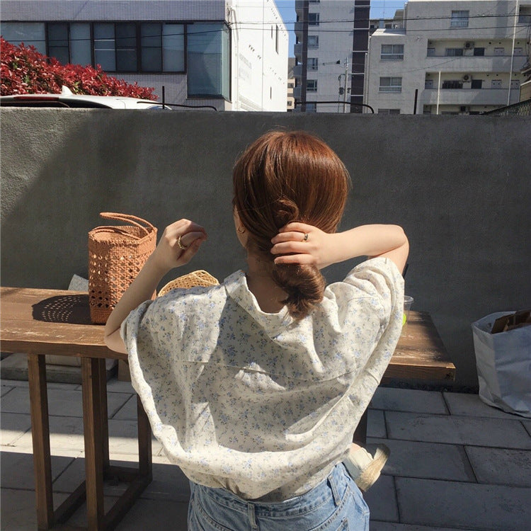 小花柄半袖ブラウストップス トップス — Reina Tokyo